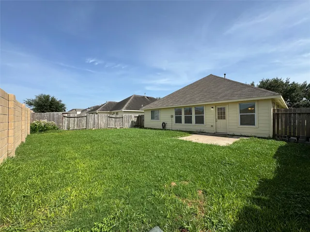 $2,150 | 5907 Yaupon Ridge Drive, Richmond, TX 77469