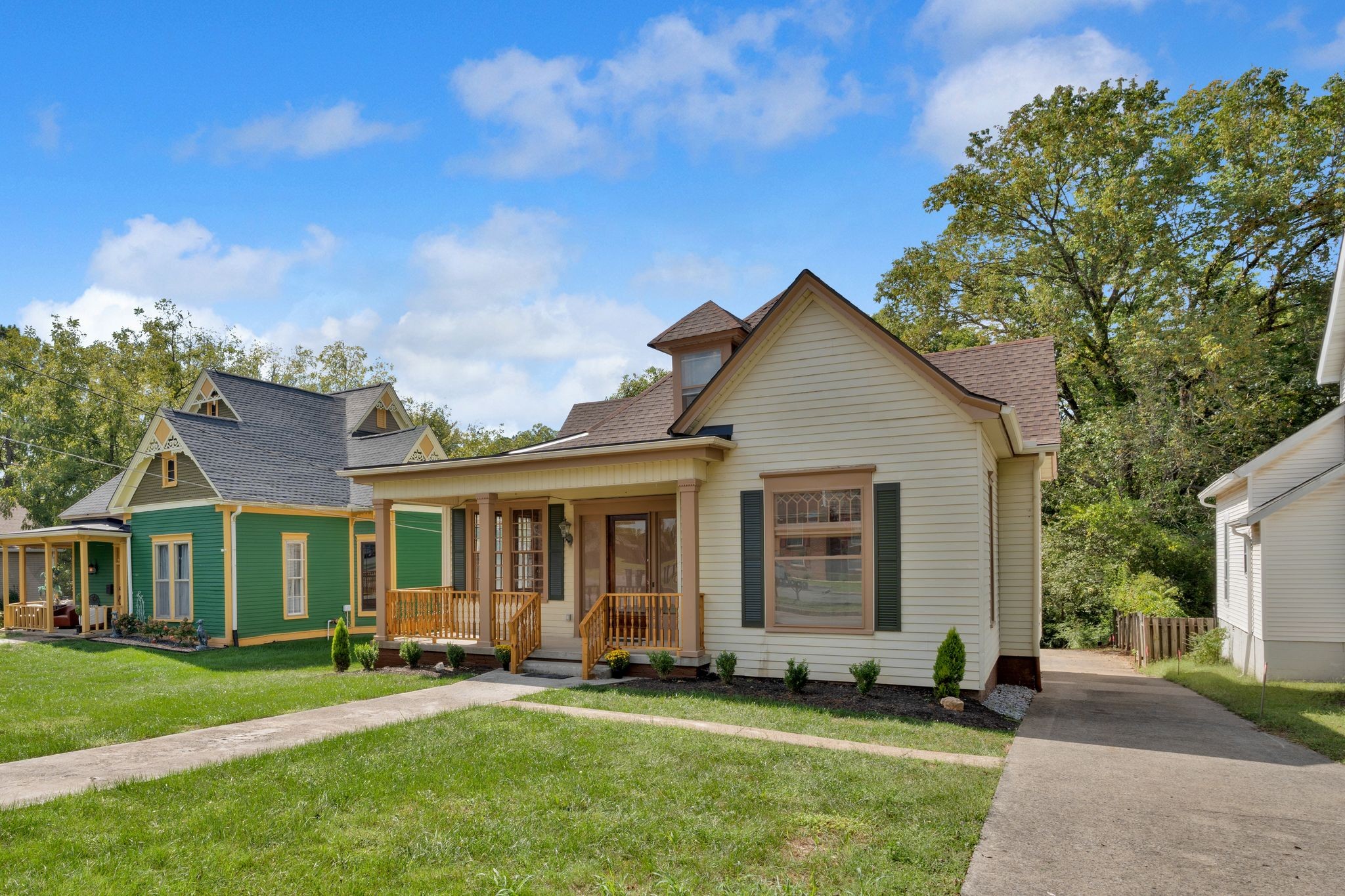 115 North Main Street Springfield, TN 37172 - Photo 3 of 34 front view of a house with a yard