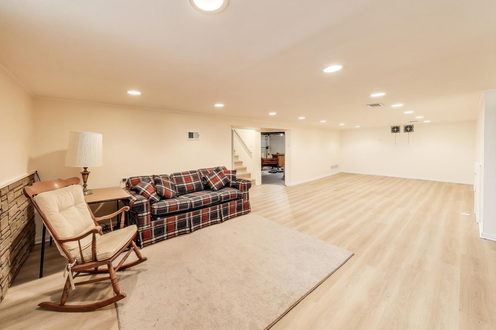 8849 Mc Vicker Avenue Morton Grove, IL 60053 - Photo 14 of 23