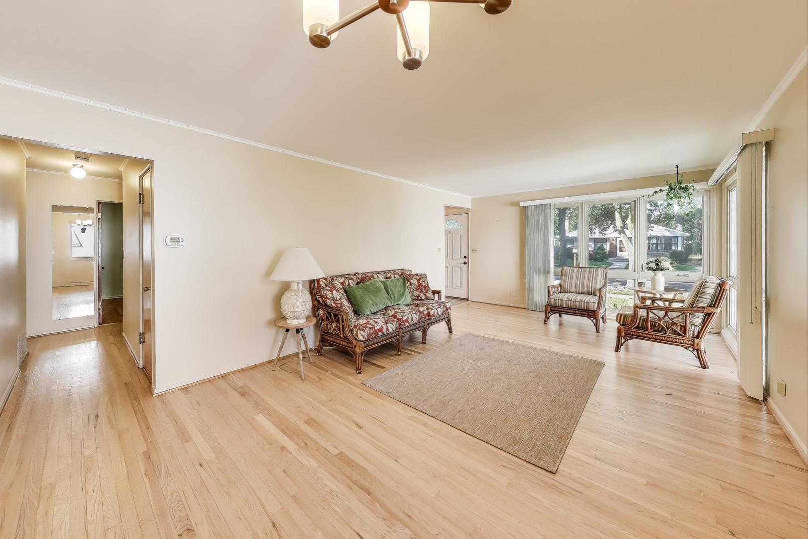 8849 Mc Vicker Avenue Morton Grove, IL 60053 - Photo 4 of 23