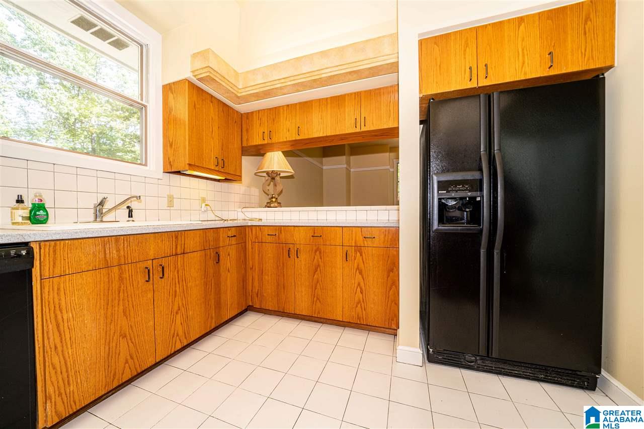 1086 Crest Road Leeds, AL 35094 - Photo 14 of 40