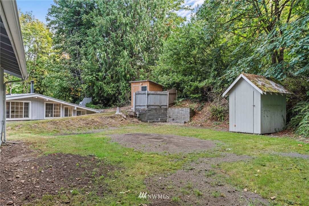 17415 Renton Issaquah Road Southeast Renton, WA 98059 - Photo 33 of 37 a house view with a outdoor space