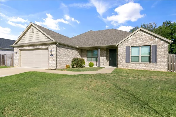 $2,100 | 441 Aster Street, Centerton, AR 72719