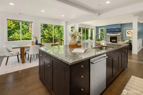 $1,695,000 | 13874 La Vigne Court Northeast, Bainbridge Island, WA 98110