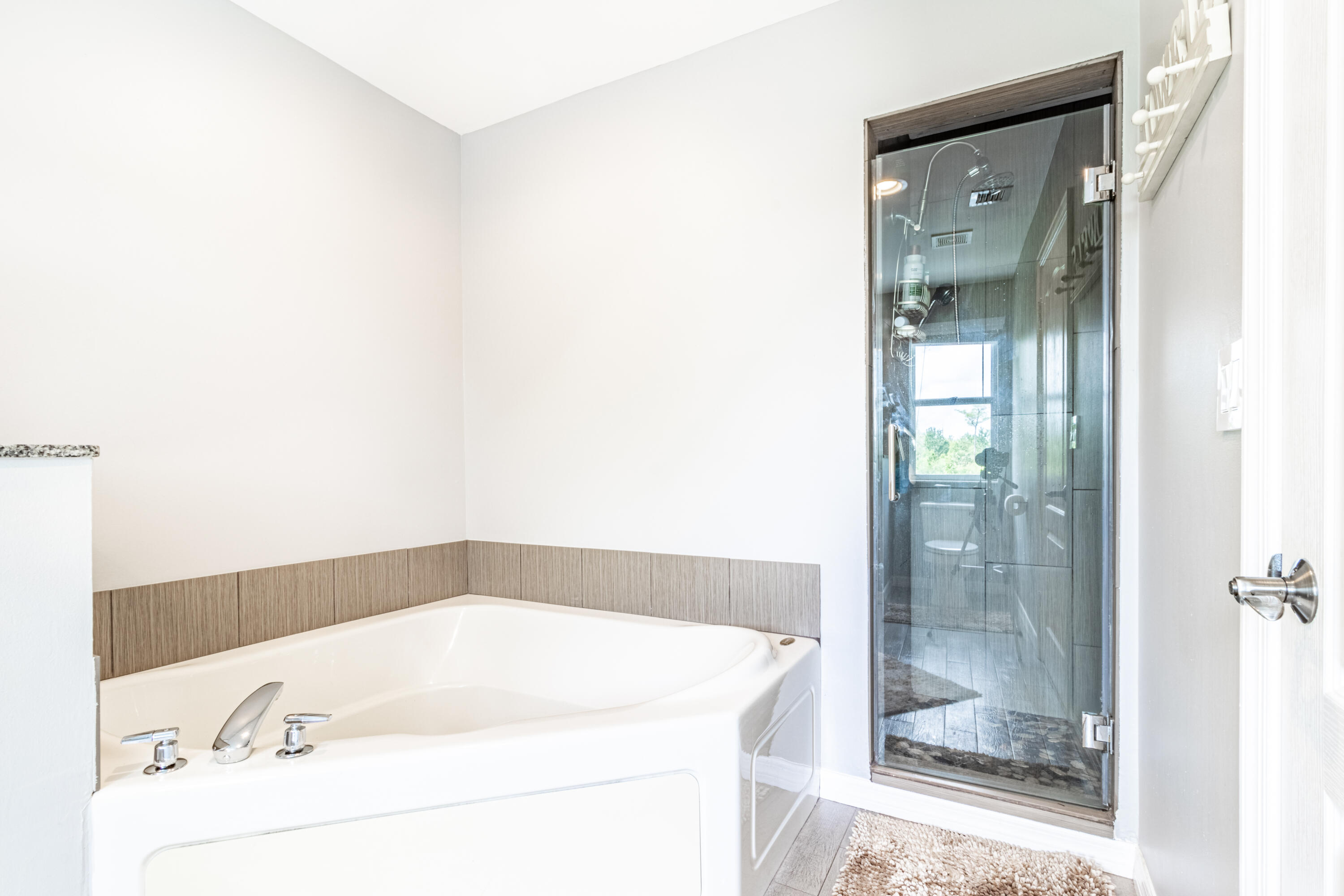 10155 Foal Road Lake Worth, FL 33449 - Photo 16 of 33 Master Bath