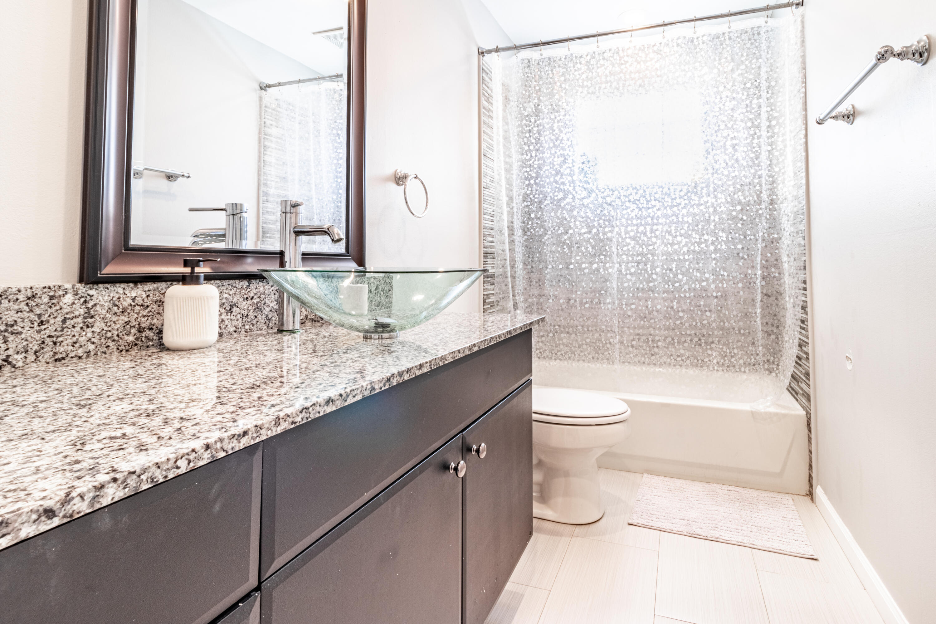 10155 Foal Road Lake Worth, FL 33449 - Photo 19 of 33 Guest Bathroom