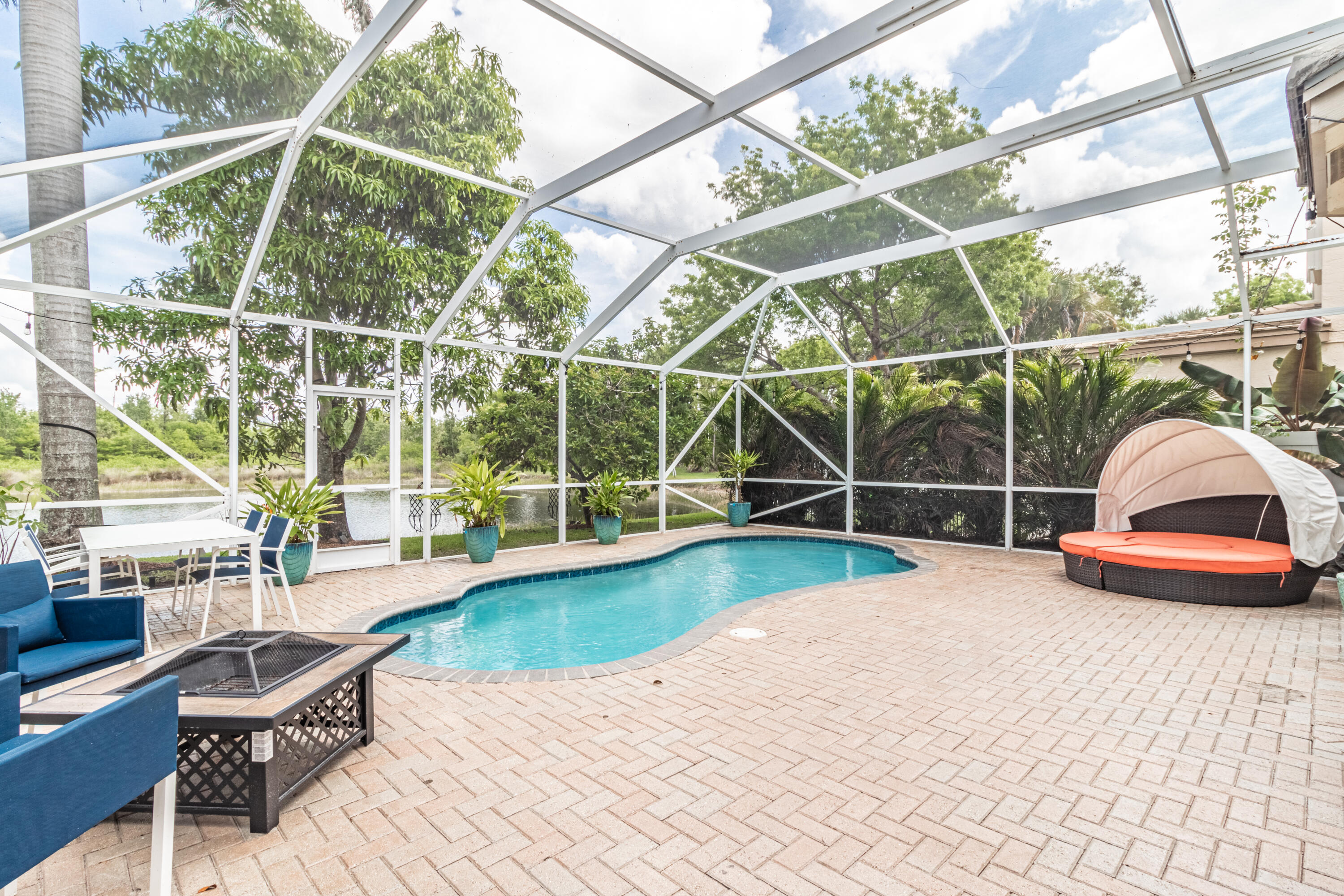 10155 Foal Road Lake Worth, FL 33449 - Photo 25 of 33 Pool Area
