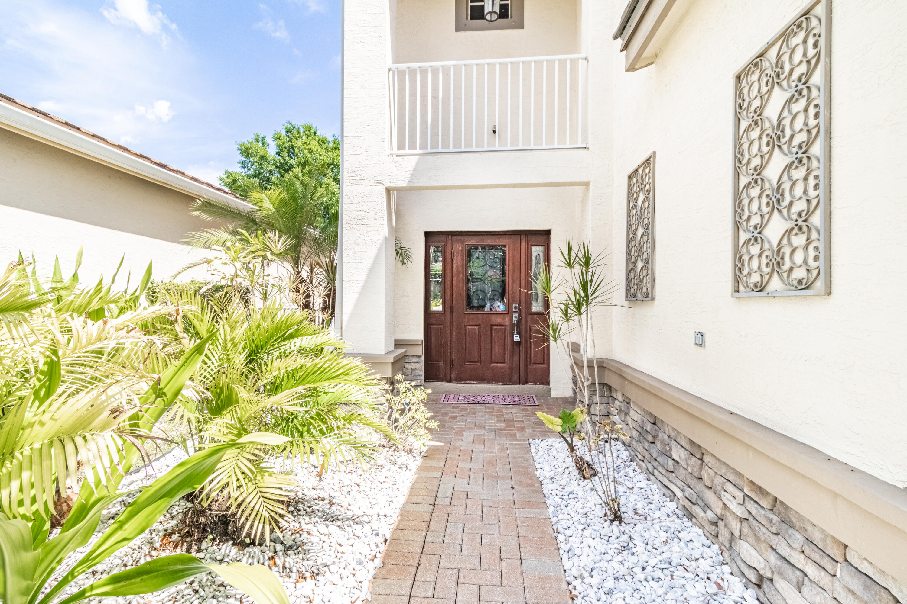 10155 Foal Road Lake Worth, FL 33449 - Photo 3 of 33 Entrance