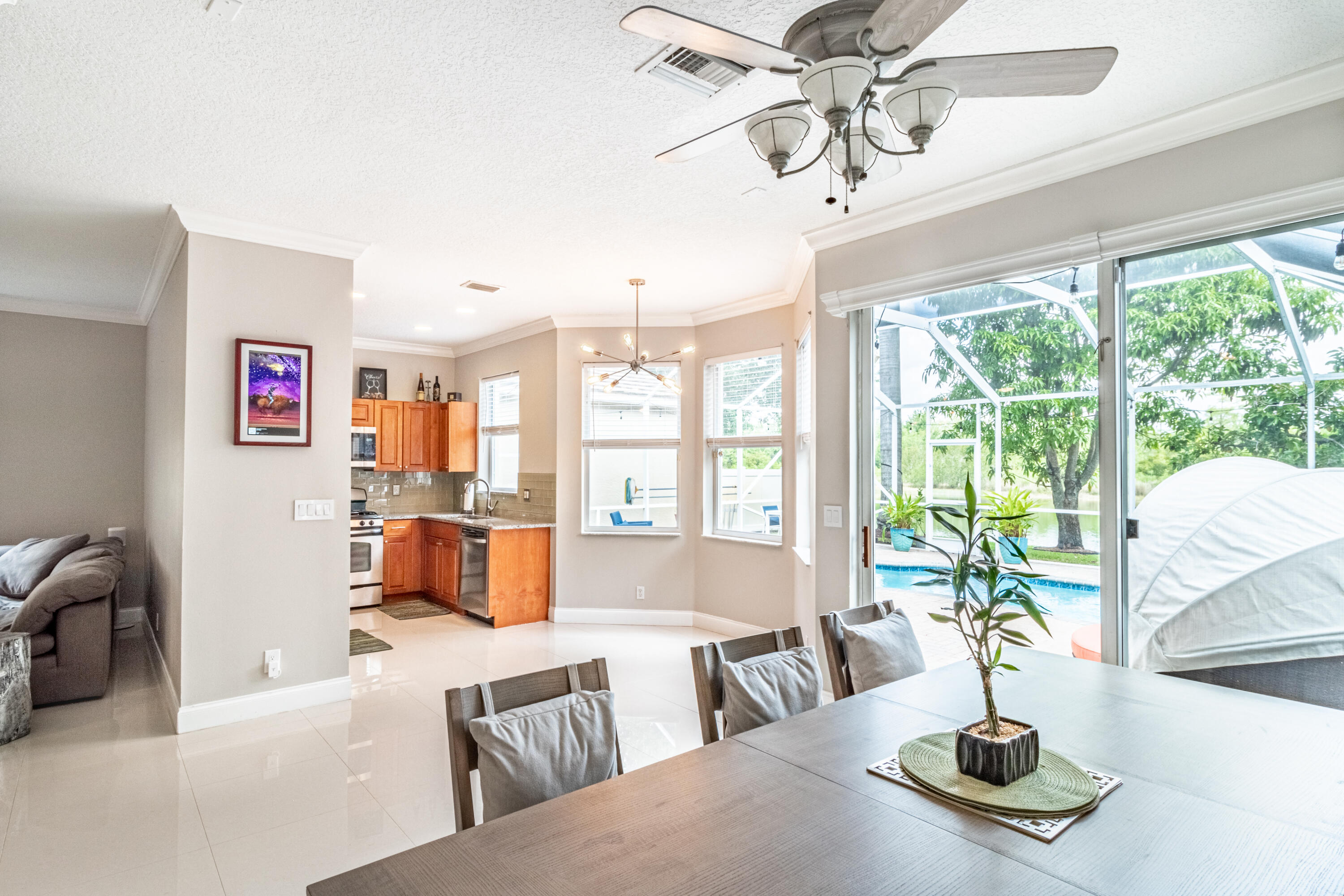 10155 Foal Road Lake Worth, FL 33449 - Photo 6 of 33 Walk way