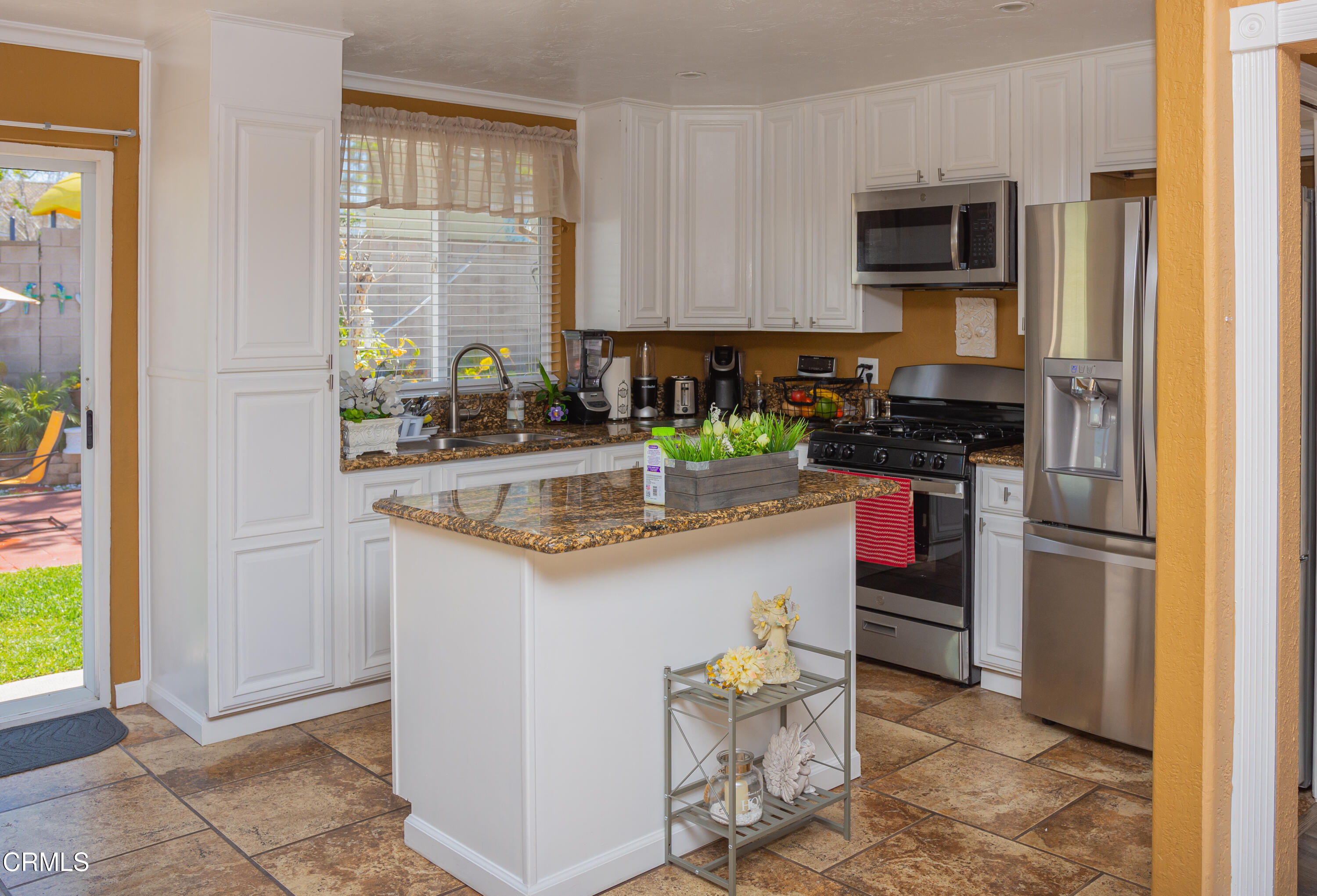 834 Rialto Street Oxnard, CA 93035 - Photo 16 of 26 Foto-24