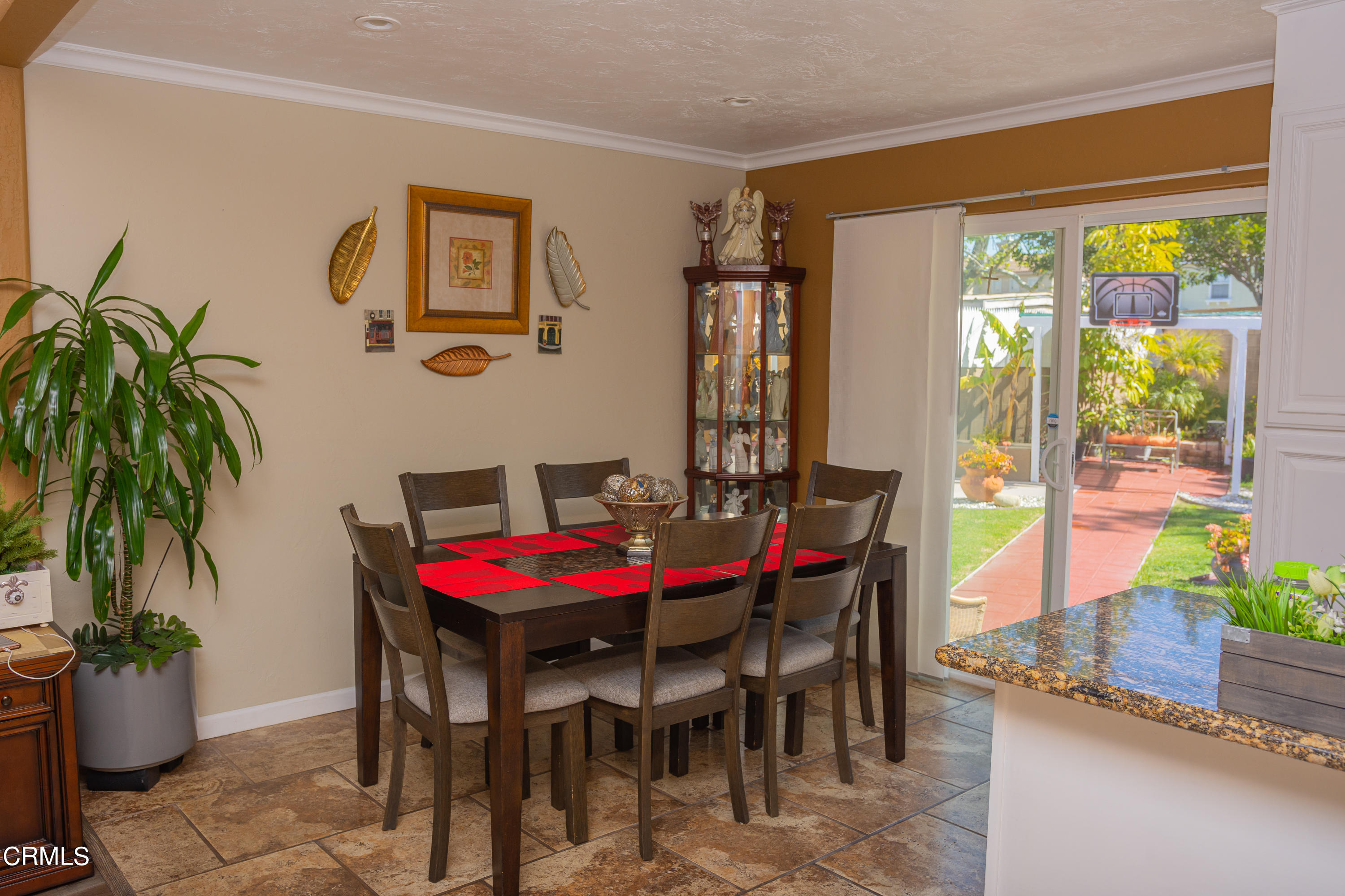 834 Rialto Street Oxnard, CA 93035 - Photo 17 of 26 Foto-25