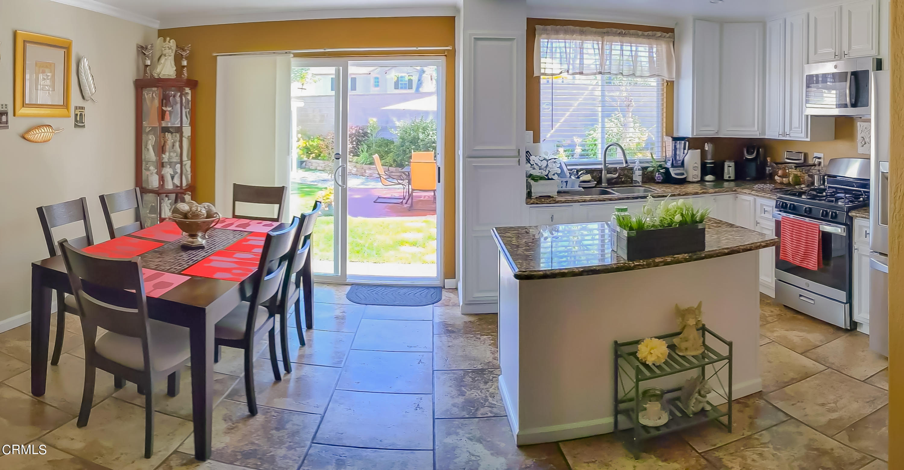 834 Rialto Street Oxnard, CA 93035 - Photo 20 of 26 Foto-29
