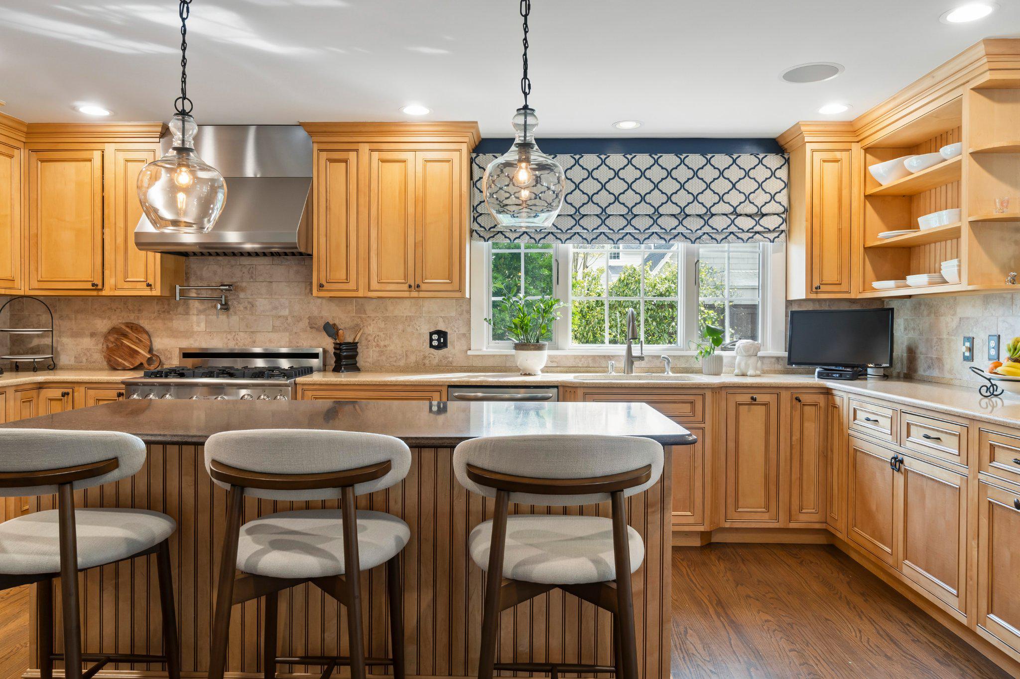 272 Jefferson Avenue Haddonfield, NJ 08033 - Photo 11 of 43 Warm tones in a stylish kitchen.