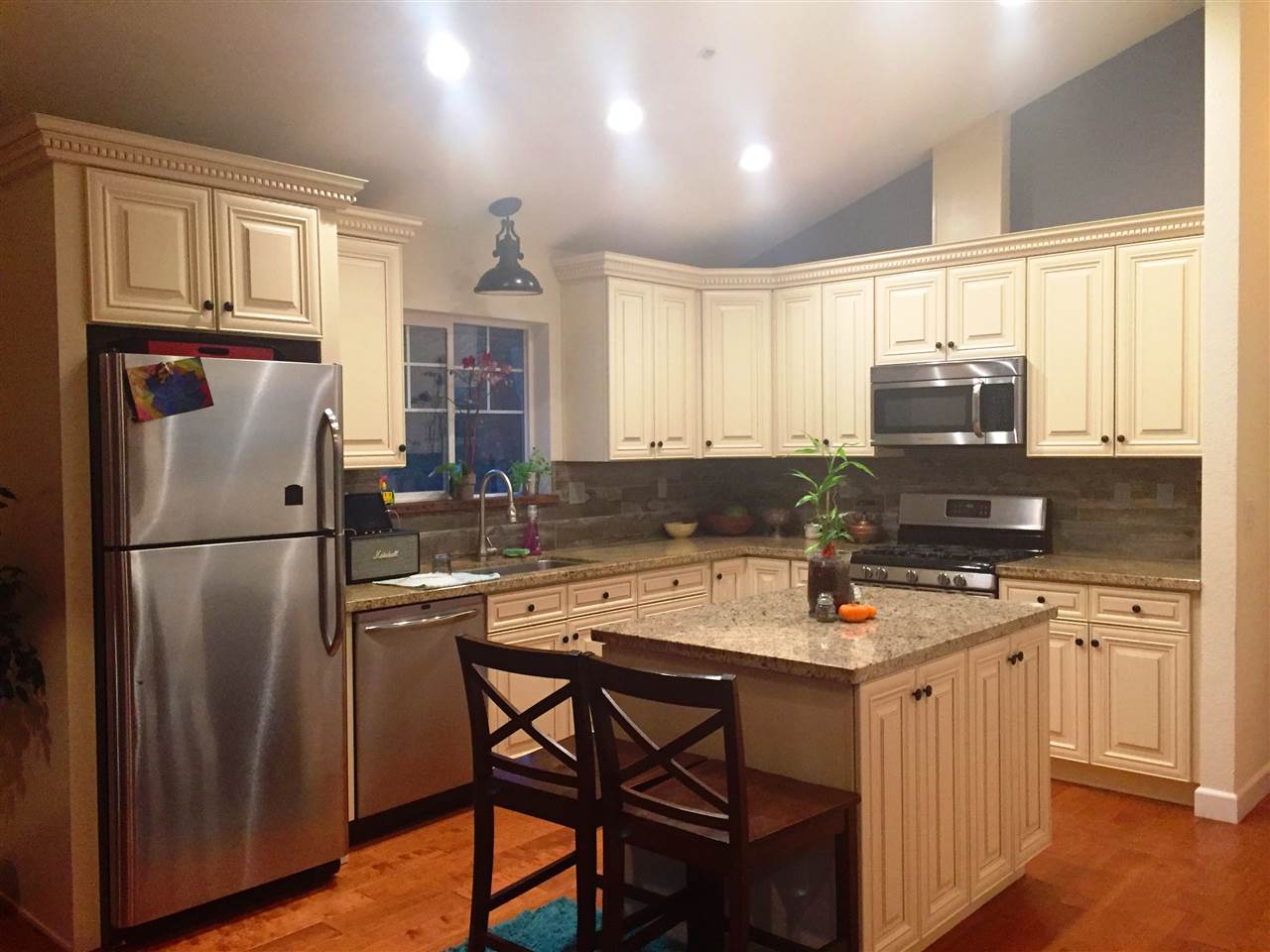 10529 Snowberry Road Truckee, CA 96161 - Photo 2 of 9 Gallery Image 2
