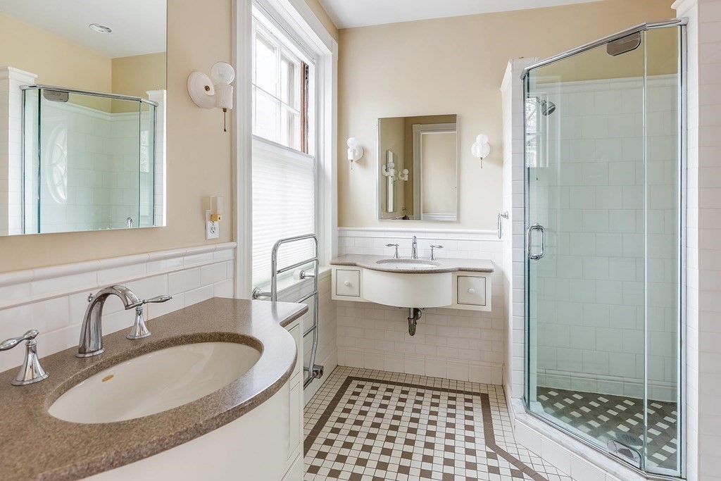 4 Hawthorn Road Brookline, MA 02445 - Photo 11 of 31 Gallery Image 11