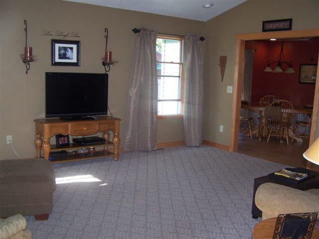 7859 Mielke Road Freeland, MI 48623 - Photo 7 of 19 20102958-6.JPG