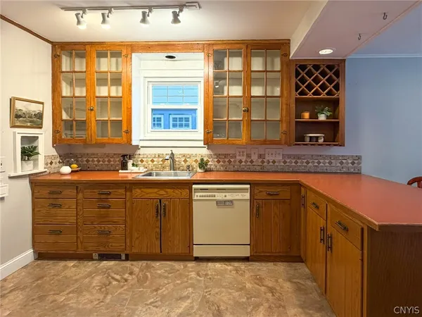 $299,900 | 2812 Ogden Place, Utica, NY 13501