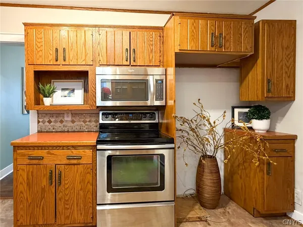 $299,900 | 2812 Ogden Place, Utica, NY 13501