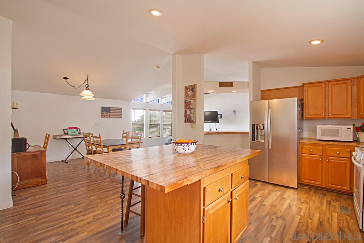 25105 Sultanas Road Homeland, CA 92548 - Photo 11 of 25 Gallery Image 11