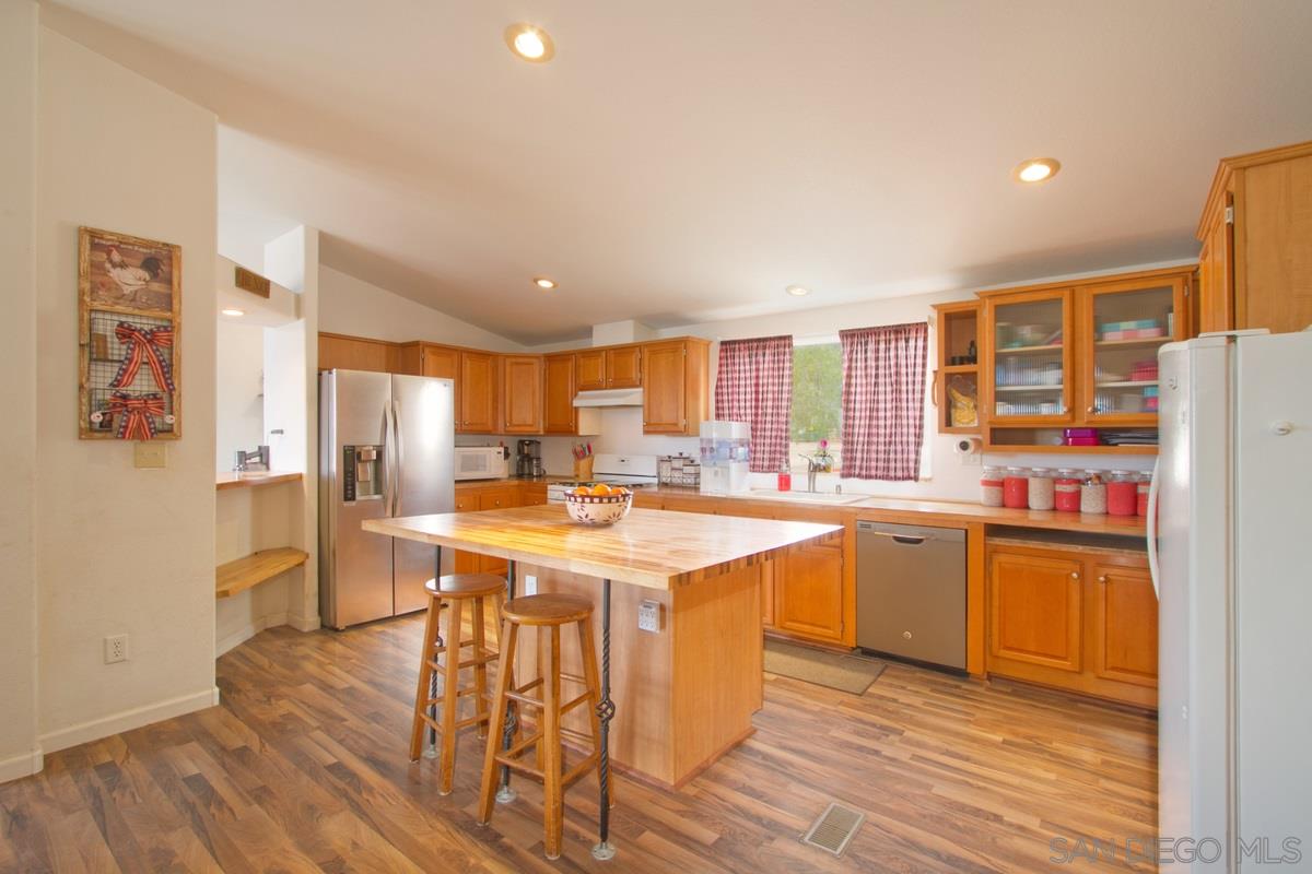 25105 Sultanas Road Homeland, CA 92548 - Photo 9 of 25 Gallery Image 9