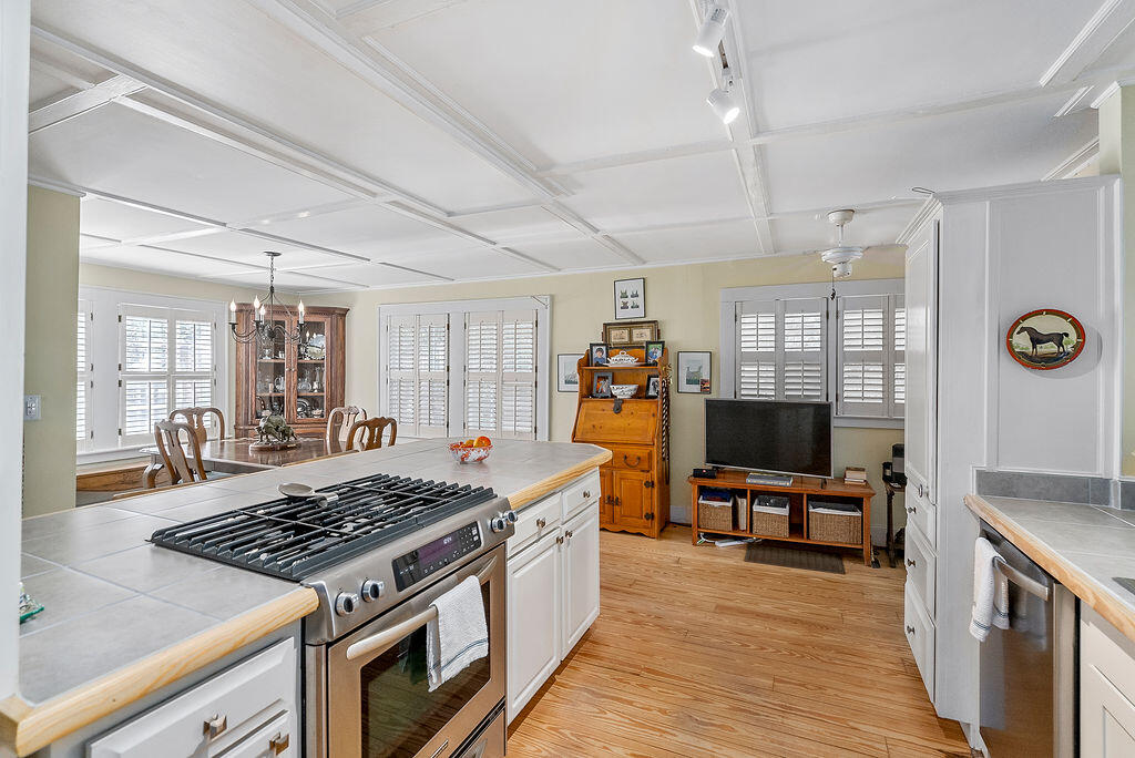 403 Banks Mill Road Southeast Aiken, SC 29801 - Photo 28 of 57 ?MeghannPadgett_403BanksMilInteriors-19