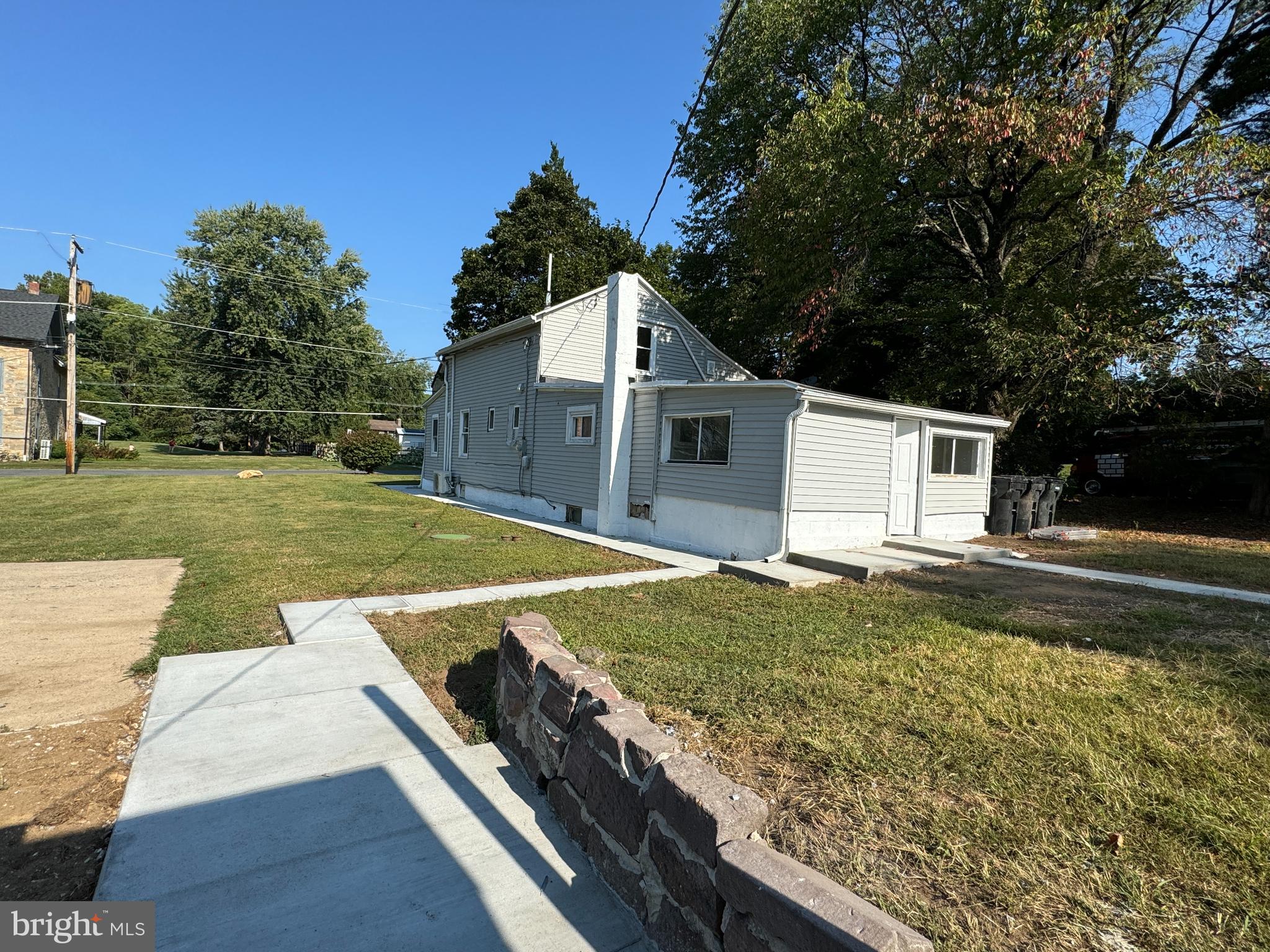 2558 Hill Road Reading, PA 19606 - Photo 5 of 25