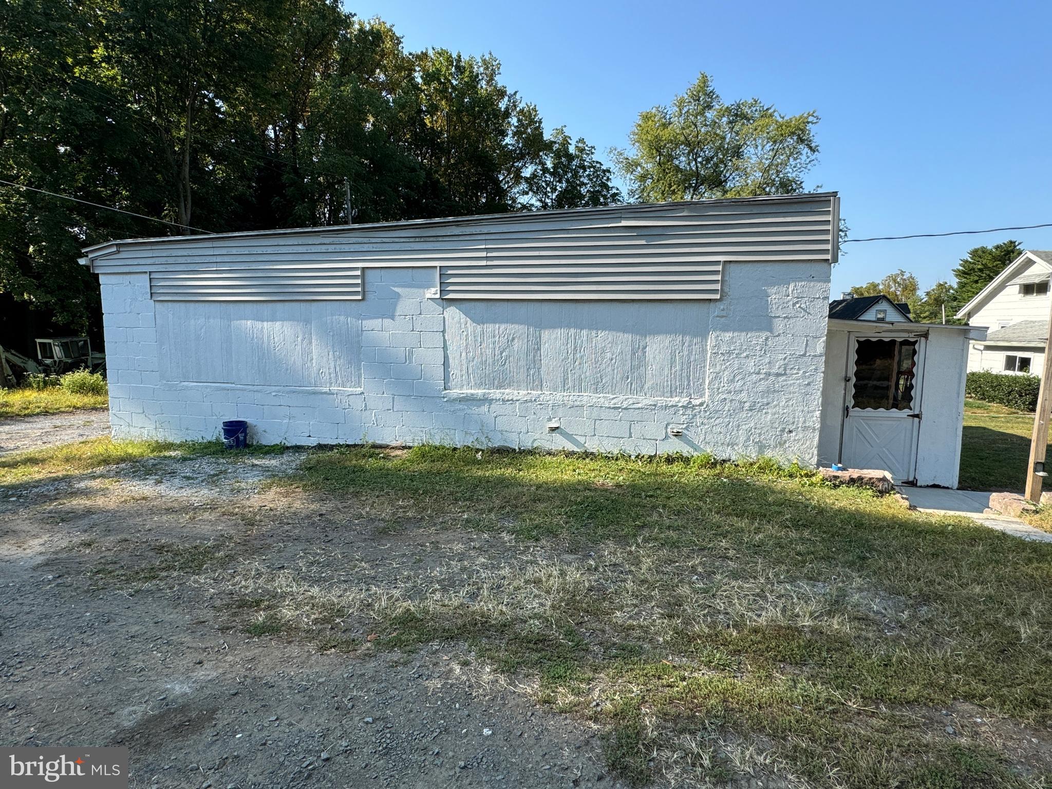 2558 Hill Road Reading, PA 19606 - Photo 8 of 25