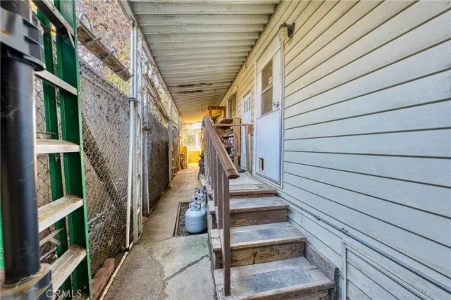 a view of entryway with a front door