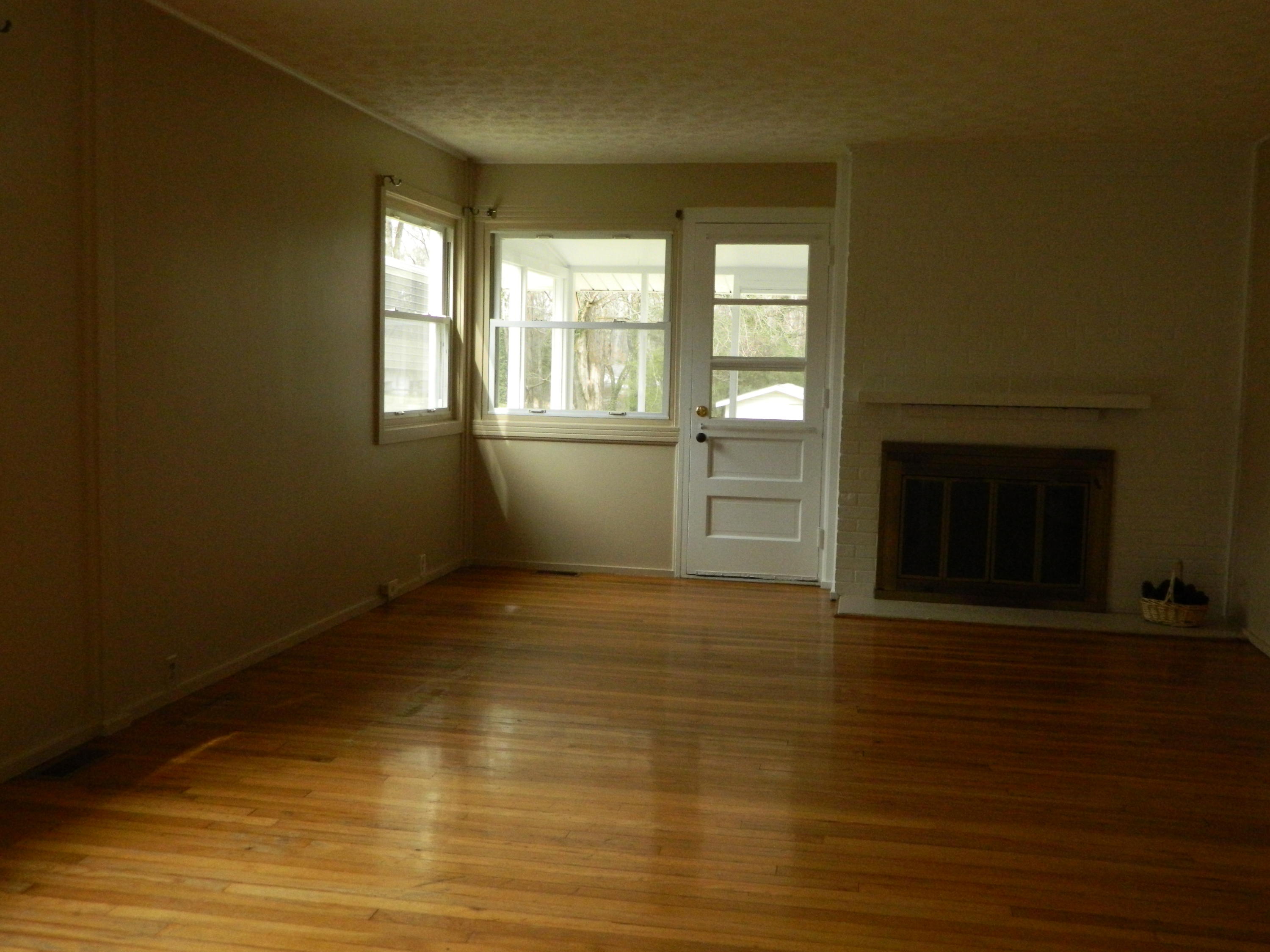 126 Outer Drive Oak Ridge, TN 37830 - Photo 5 of 15 DSCN4260