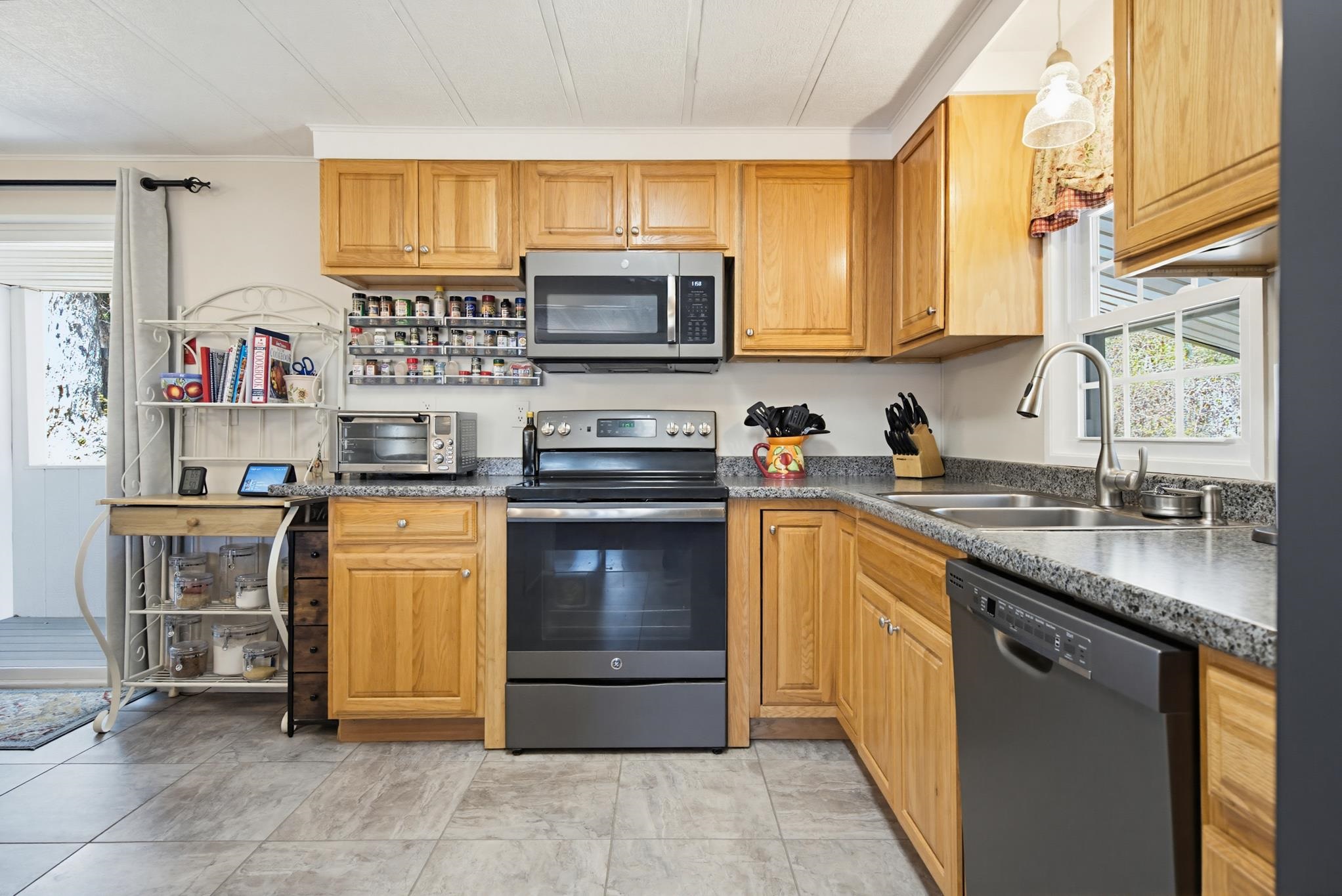 55 Roger Road Goffstown, NH 03045 - Photo 14 of 50