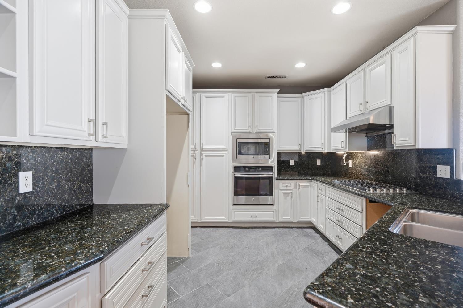 10587 Ridgecrest Drive Jackson, CA 95642 - Photo 15 of 43
