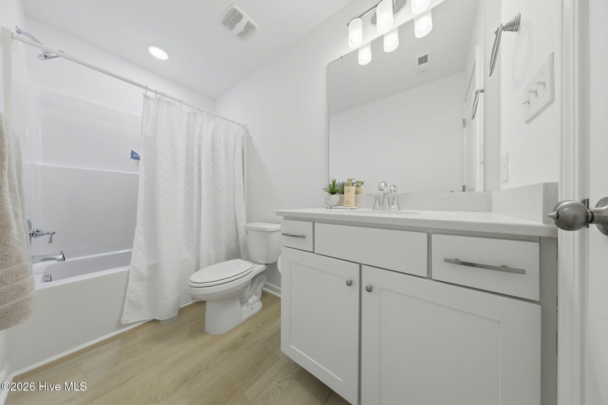 161 King Road Jacksonville, NC 28540 - Photo 43 of 45 Hall Bath
