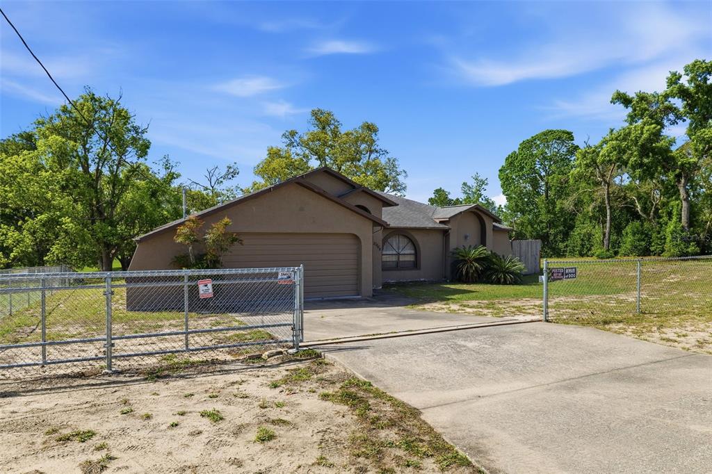 10464 Maderia Street Spring Hill, FL 34608 - Photo 4 of 32