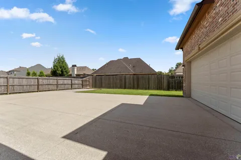 $560,000 | 36516 Oak Park Avenue, Prairieville, LA 70769