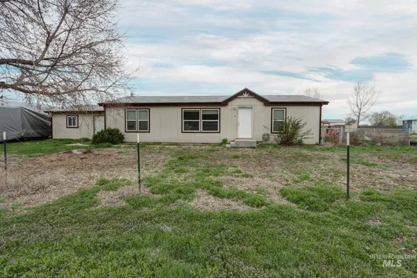 $329,000 | 1583 Dustin Lane, Vale, OR 97918