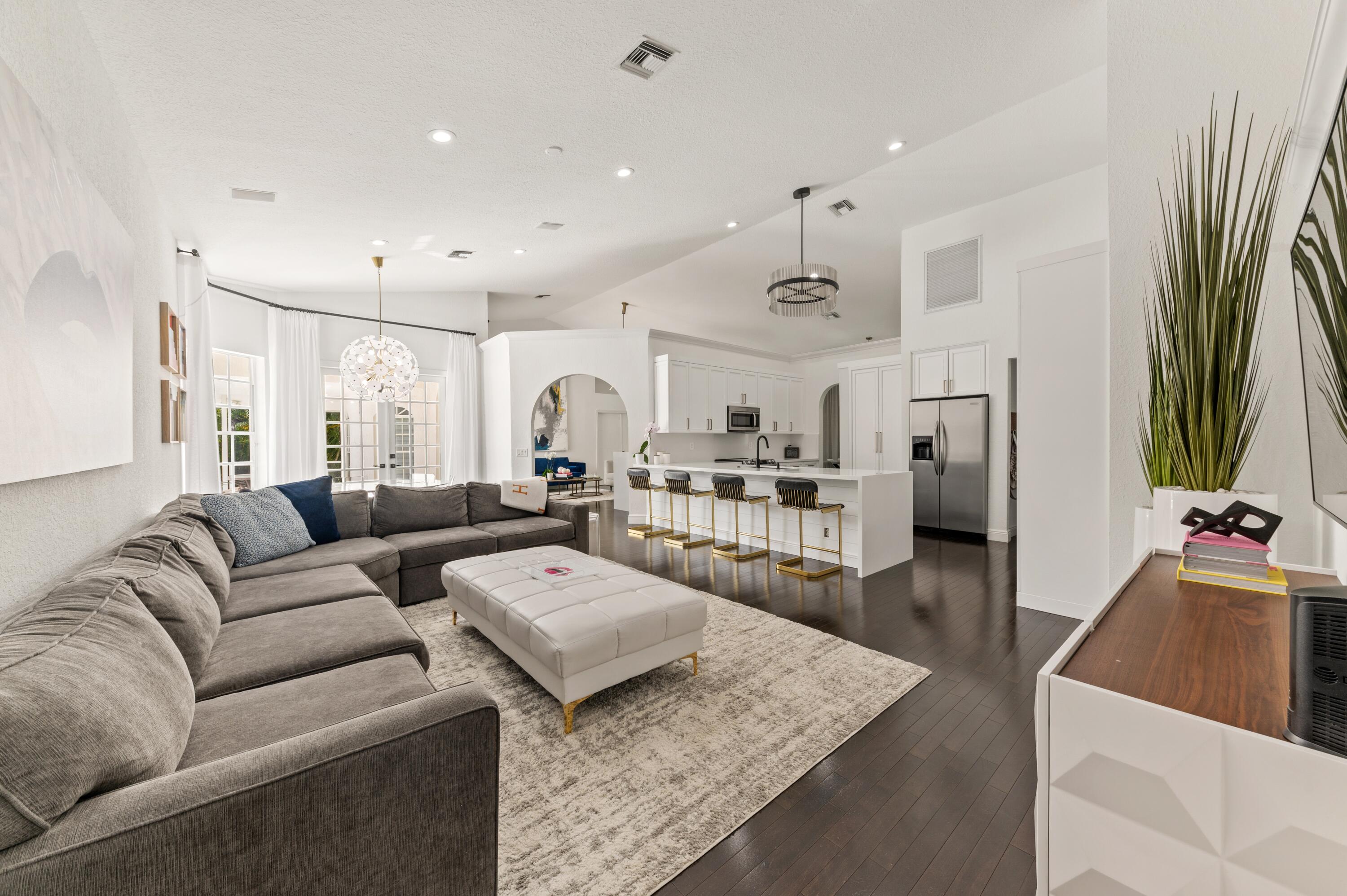 8330 Sawpine Road Delray Beach, FL 33446 - Photo 10 of 18 Family Rm