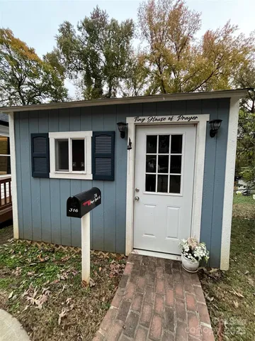 $399,900 | 10517 Starwood Drive, Charlotte, NC 28215