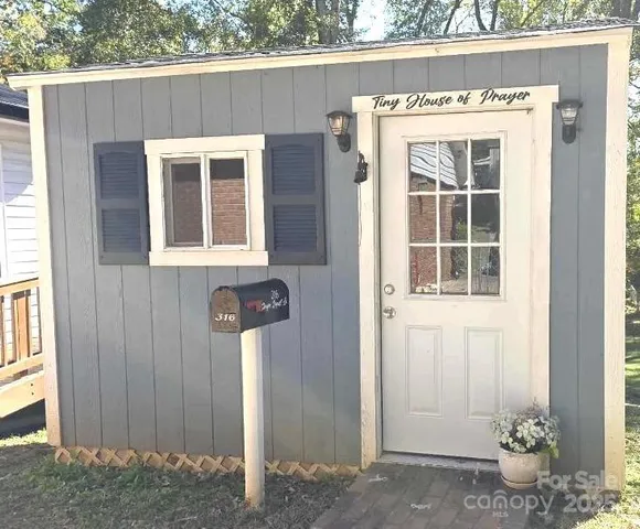 $399,900 | 10517 Starwood Drive, Charlotte, NC 28215