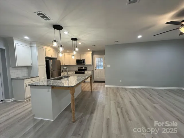 $399,900 | 10517 Starwood Drive, Charlotte, NC 28215