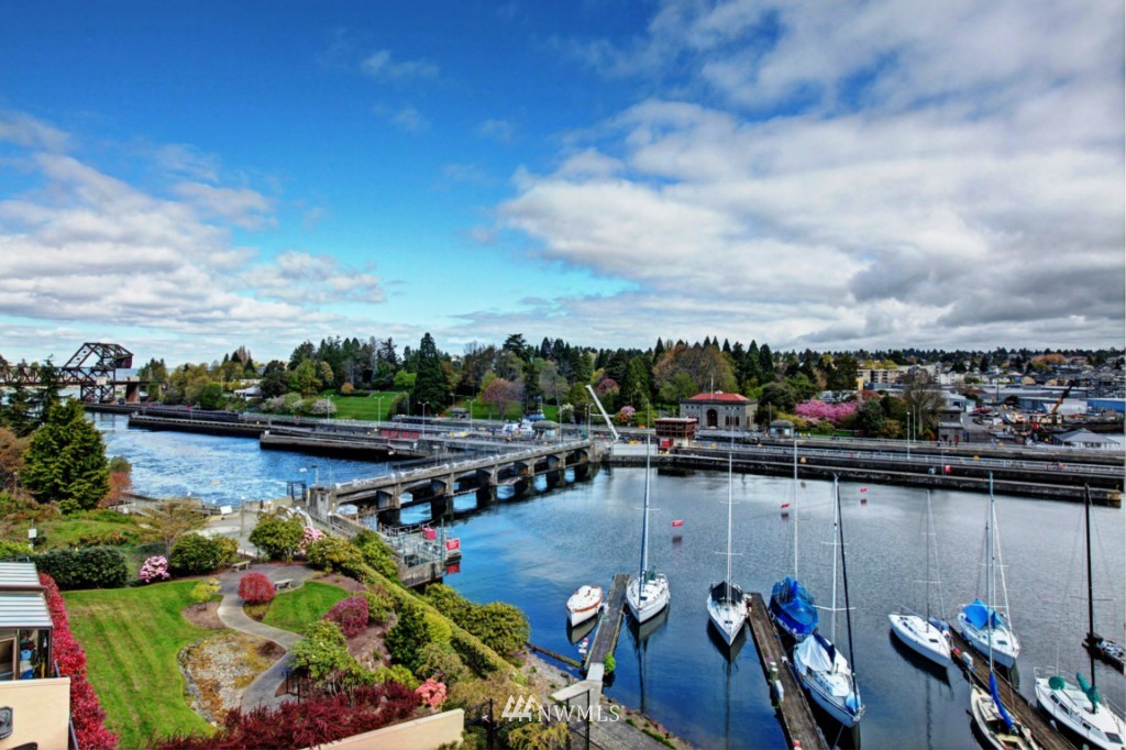 3100 West Commodore Way, Unit 404 Seattle, WA 98199 - Photo 1 of 19 Gallery Image 1