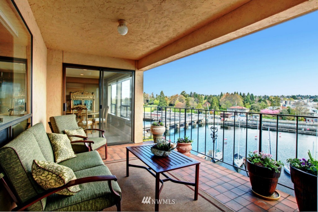 3100 West Commodore Way, Unit 404 Seattle, WA 98199 - Photo 17 of 19 Gallery Image 17