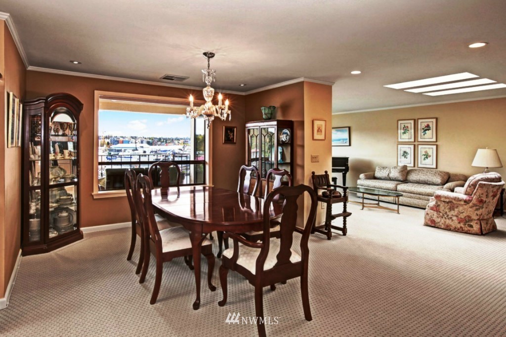 3100 West Commodore Way, Unit 404 Seattle, WA 98199 - Photo 5 of 19 Gallery Image 5