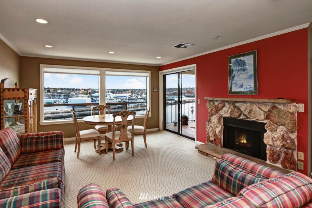 3100 West Commodore Way, Unit 404 Seattle, WA 98199 - Photo 6 of 19 Gallery Image 6