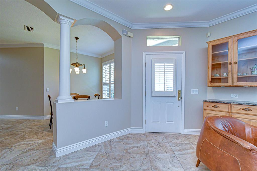 6069 Sandhill Ridge Drive Lithia, FL 33547 - Photo 3 of 42
