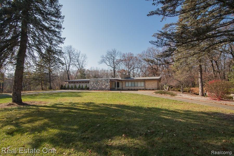 5820 North Rochester Road Rochester, MI 48306 - Photo 1 of 35 Gorgeous 5 ACRES