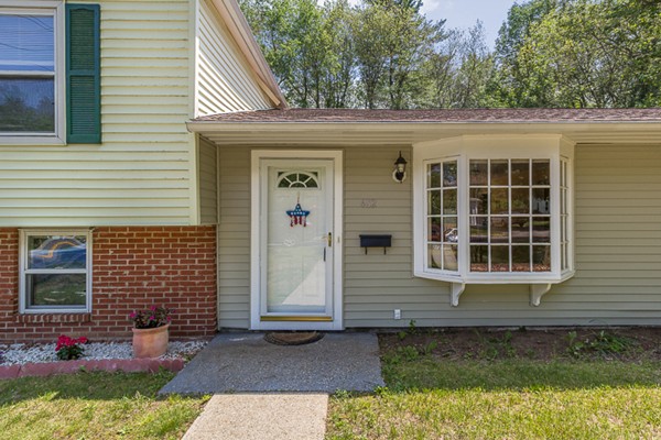 682 Benson Road Northbridge, MA 01588 - Photo 3 of 30 Gallery Image 3