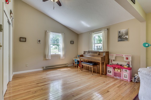 682 Benson Road Northbridge, MA 01588 - Photo 7 of 30 Gallery Image 7