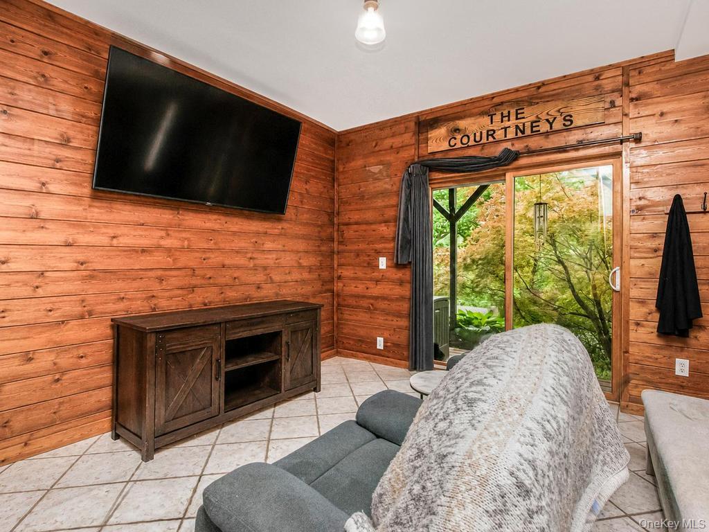 20 Ernst Road Cortlandt Manor, NY 10567 - Photo 10 of 27