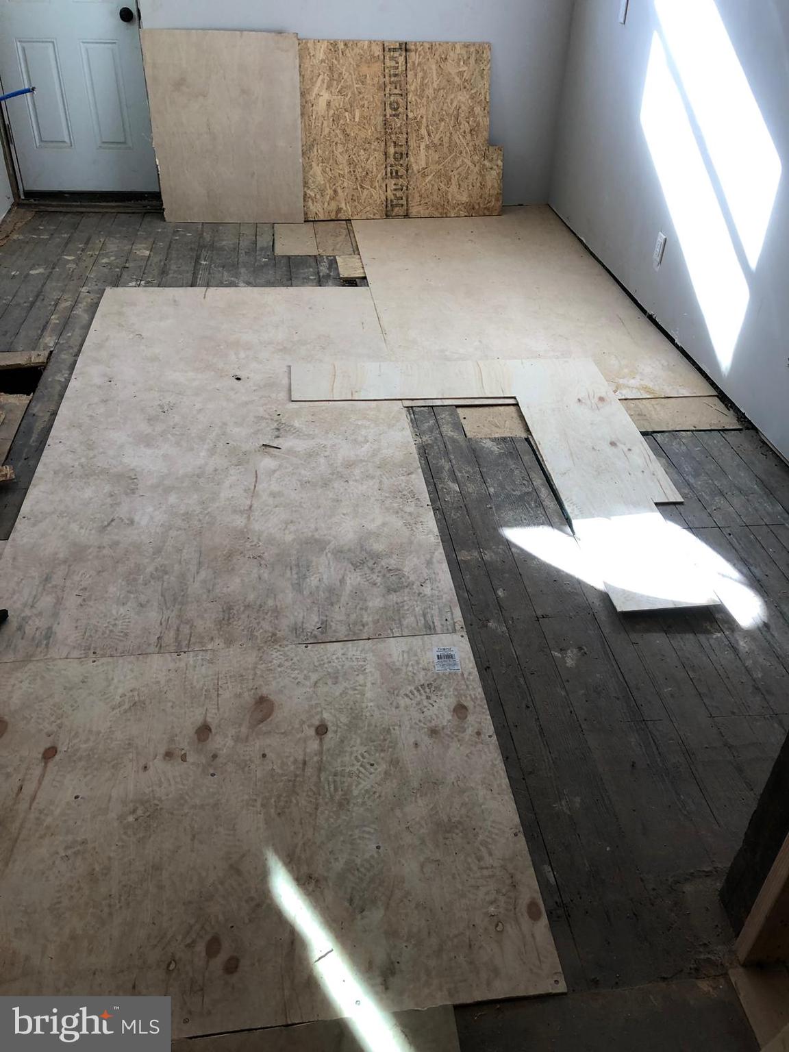 2514 West Seybert Street Philadelphia, PA 19121 - Photo 2 of 15