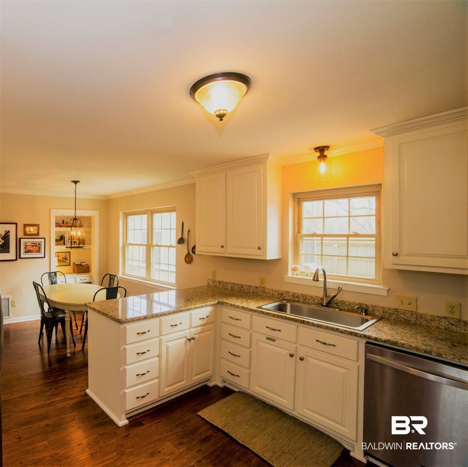 8638 County Road 34 Fairhope, AL 36532 - Photo 8 of 42 Kitchen